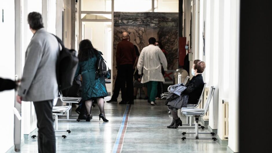 Εκτός ελέγχου η κατάσταση στα δημόσια νοσοκομεία – Χιλιάδες τα εκκρεμή χειρουργεία