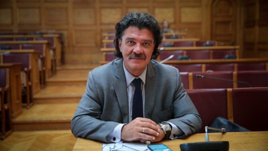 «Ομοβροντία» αποκαλύψεων Πολάκη για Πάτση: Τσέπωσες και από τα ΕΛΤΑ με «αέρα» νομικές υπηρεσίες