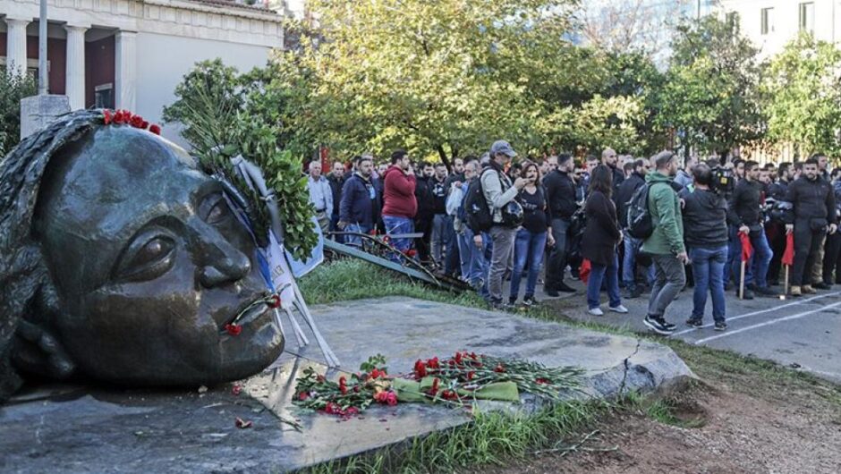 Καθεστώς Μητσοτάκη / Η Δημοκρατία από την κλειδαρότρυπα