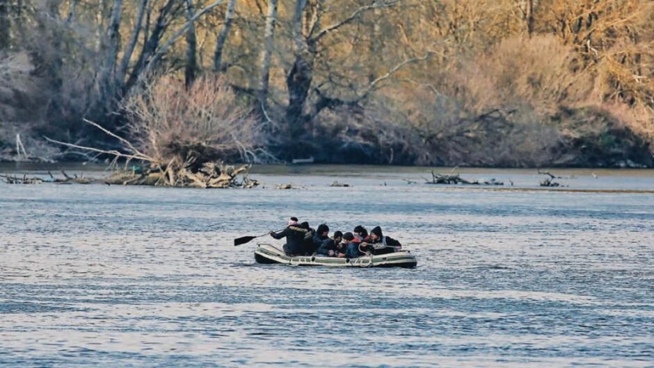 Εμείς τους πνίγουμε και άλλοι θησαυρίζουν