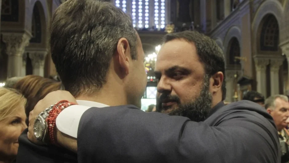 Ο «πόλεμος των Ρόουζ»: Νέα επεισόδια στη σύγκρουση Μητσοτάκη – Μαρινάκη