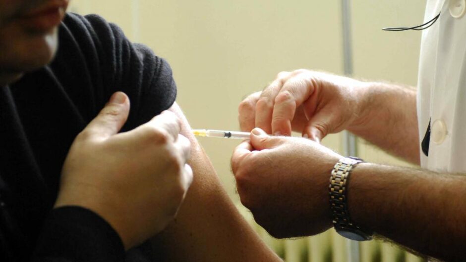 Τζανάκης / Αναμένουμε μεγάλο κύμα γρίπης