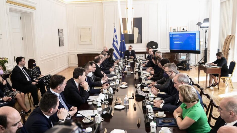 Τα Νέα / Υπουργός με Predator «κάηκε» από μία καρδούλα στα social media