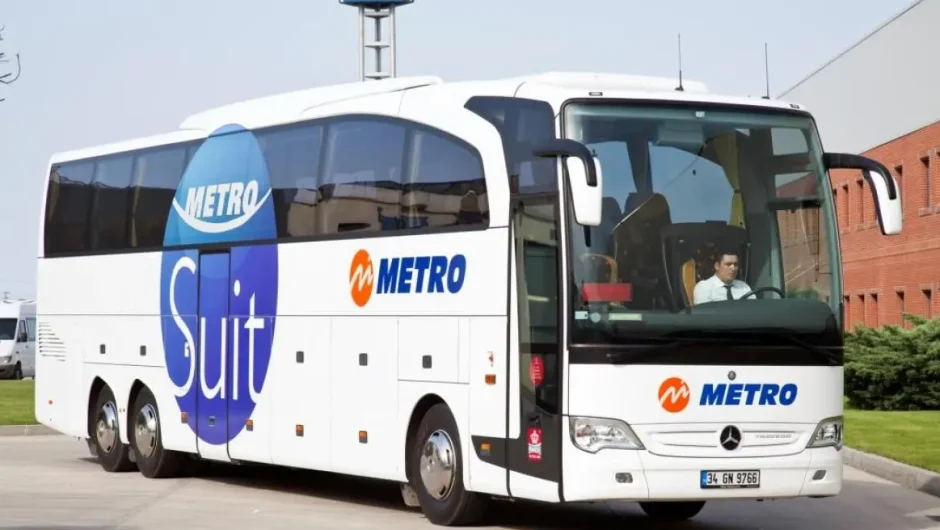 Ανοιξε συζήτηση στην Τουρκία γιατί οδηγός λεωφορείου αρνήθηκε να κάνει στάση για να προσευχηθεί επιβάτης
