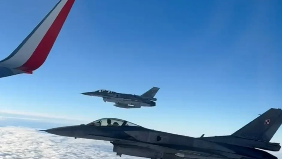 Δύο F-16 αποχαιρέτησαν την Εθνική Πολωνίας στον δρόμο για το Μουντιάλ