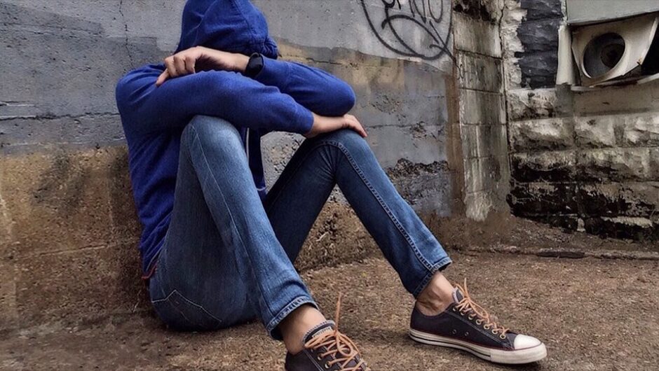 Μπούλινγκ σε σχολείο του Αλμυρού- Του έδεσαν τα χέρια, τον χαράκωσαν και τον έκαψαν με τσιγάρο