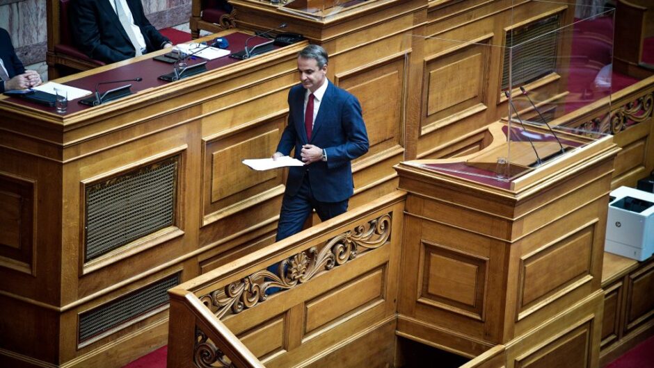 Βουλή: Η οργή Καστανίδη και η… όλο νόημα χειρονομία Τζανακόπουλου στους «γαλάζιους» βουλευτές
