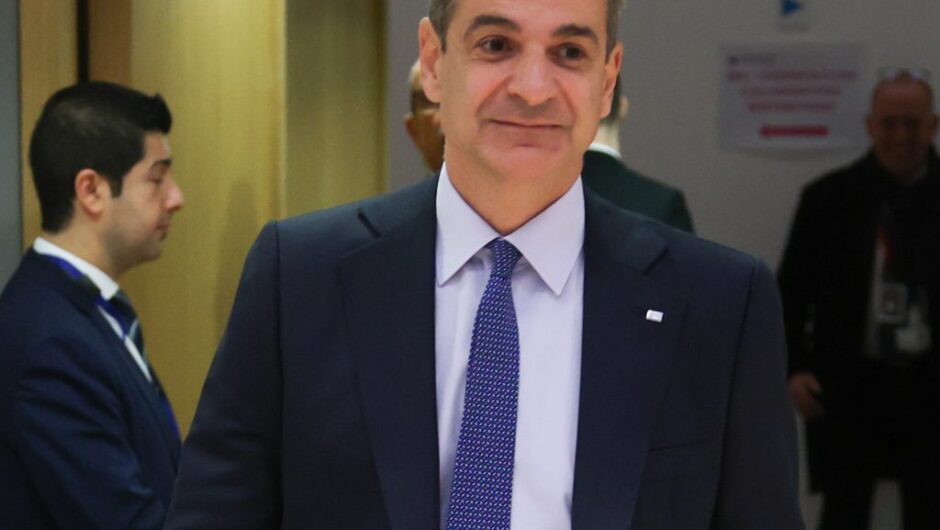 Πορεία αποδρομής για τον Μητσοτάκη