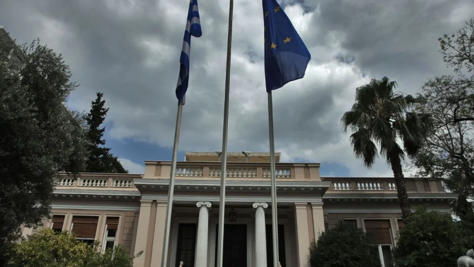 «Μπαρμπούνι πιασμένο στα δίχτυα το Μαξίμου»