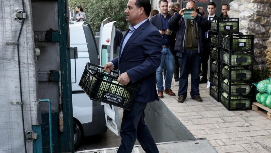 Άδωνις Γεωργιάδης / Η σύγκριση με τον πρωθυπουργό της Βρετανίας και η γαργάρα