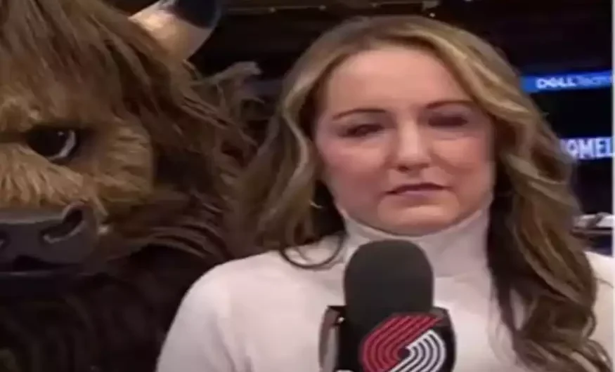 Μασκότ του NBA τρόμαξε ρεπόρτερ και εκείνη την χτύπησε με το μικρόφωνο στο κεφάλι