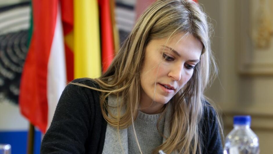 Εύα Καϊλή / Η προσαγωγή της έγινε σύλληψη – Τι μεταδίδει το Γαλλικό Πρακτορείο