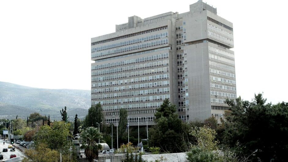 Σκάνδαλο υποκλοπών: Παύουν τους υποδιοικητές της ΕΥΠ για να τους φορτώσουν τις ευθύνες του Μητσοτάκη