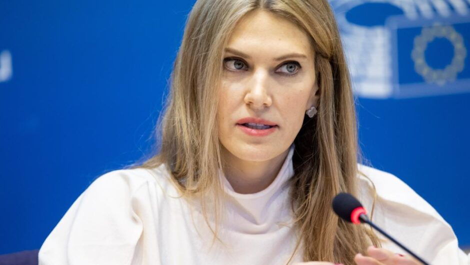 Εύα Καϊλή / Στη φυλακή με βαρύ κατηγορητήριο – Εγκληματική οργάνωση, διαφθορά και ξέπλυμα χρήματος