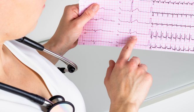 Καρδιολόγοι: Χριστούγεννα και Πρωτοχρονιά τα περισσότερα εμφράγματα – Τι πρέπει να προσέχουμε