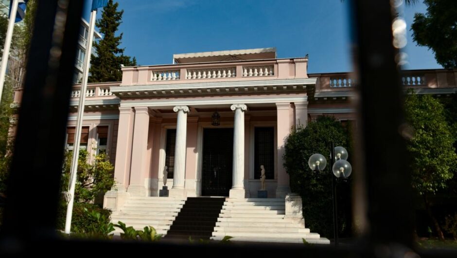Σκάνδαλο υποκλοπών / Θύελλα για τα επικίνδυνα παιχνίδια με την ασφάλεια της χώρας
