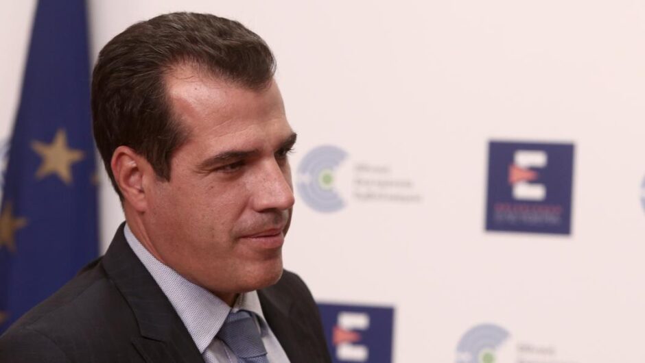 Θάνος Πλεύρης / Ανακοίνωσε λουκέτο σε νοσοκομεία και «μαχαίρι» στη χρηματοδότηση