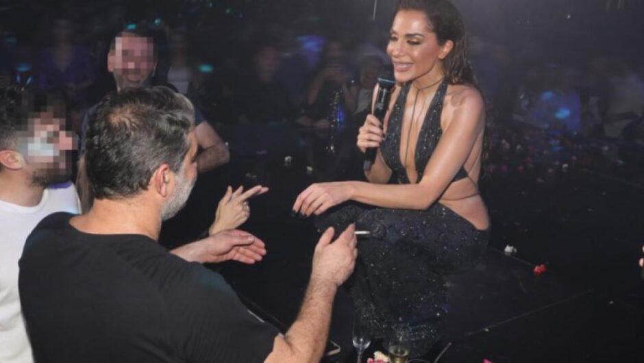 Τσιγάρα, γατάκια, κουπόνια, χάντρες και καθρεφτάκια