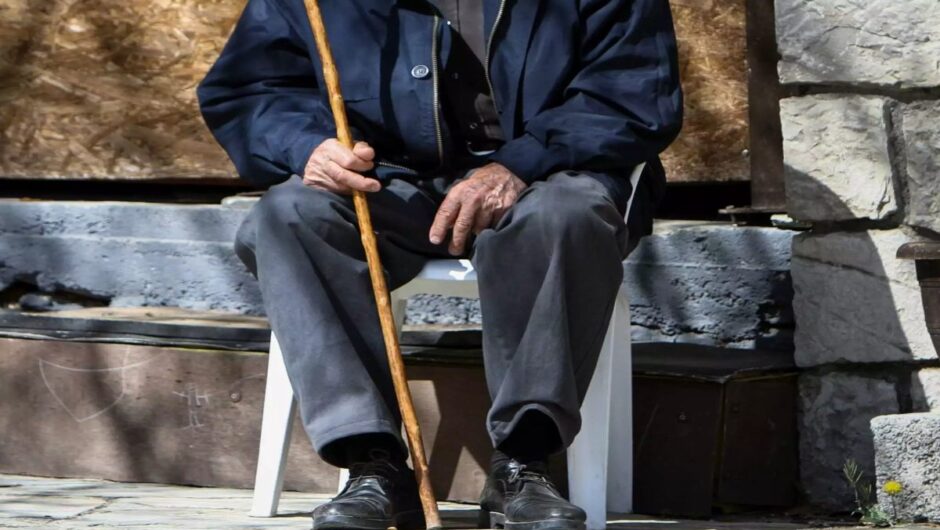 Έκοψαν τη σύνταξη σε τυφλό Βολιώτη!