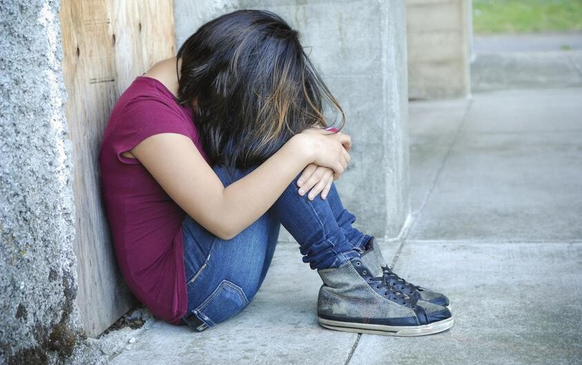 Πατέρας 14χρονης από το Πήλιο- «Την εκφόβιζαν με το μαχαίρι ότι αν μιλήσει στους καθηγητές θα την σκοτώσουν»