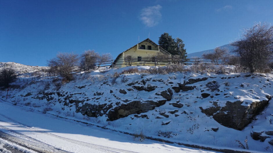 Λάρισα: Μαγικές εικόνες από τον χιονισμένο Κίσσαβο (φωτ. & βίντεο)