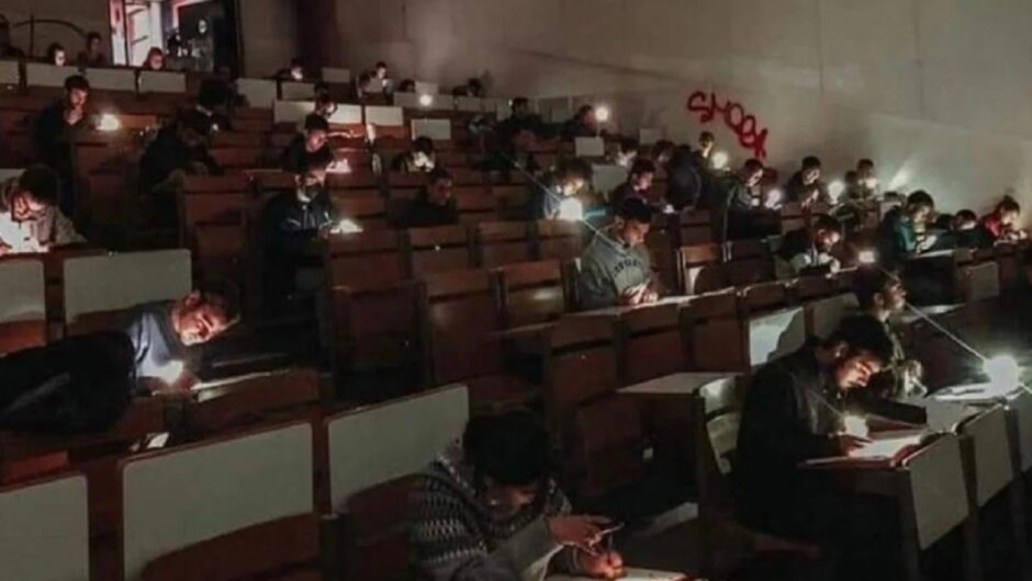 ΕΜΠ: Τι απαντά ο πρύτανης για την φωτογραφία με τους φοιτητές που έγραψαν εξετάσεις με φακούς κινητών