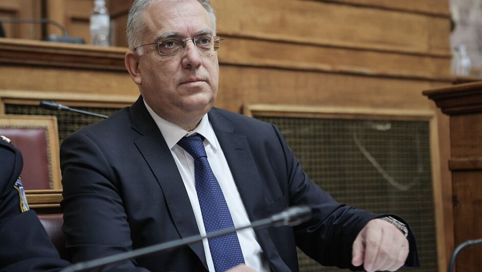 Εξηγήσεις ζητούν Σπίρτζης και Πολάκης από Θεοδωρικάκο για τον ανοιχτό δίαυλο ΕΛΑΣ – υποκόσμου