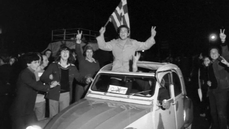 Δημοψήφισμα 1974 για βασιλεία: Ποιες Περιφέρειες της Ελλάδας ψήφισαν υπέρ του στέμματος