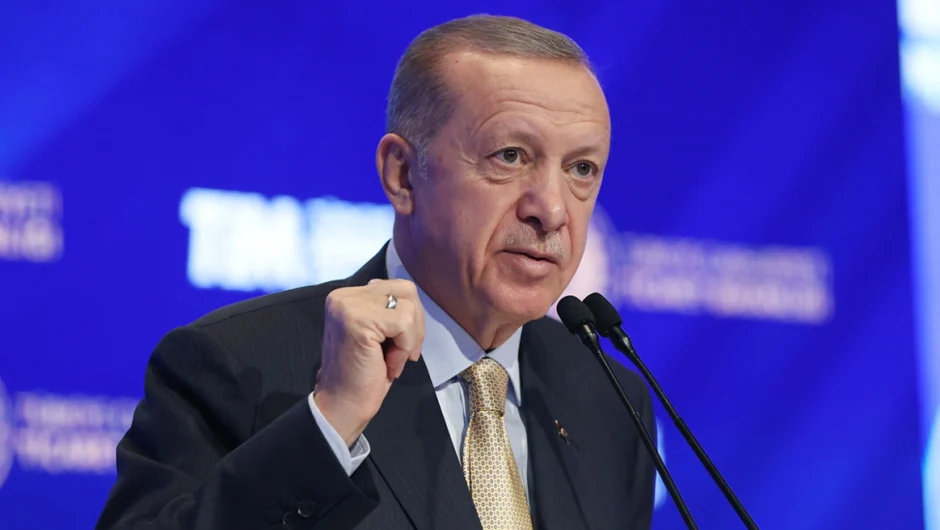 Politico για Ερντογάν: Σχεδιάζει πολέμους για να γαντζωθεί στην εξουσία