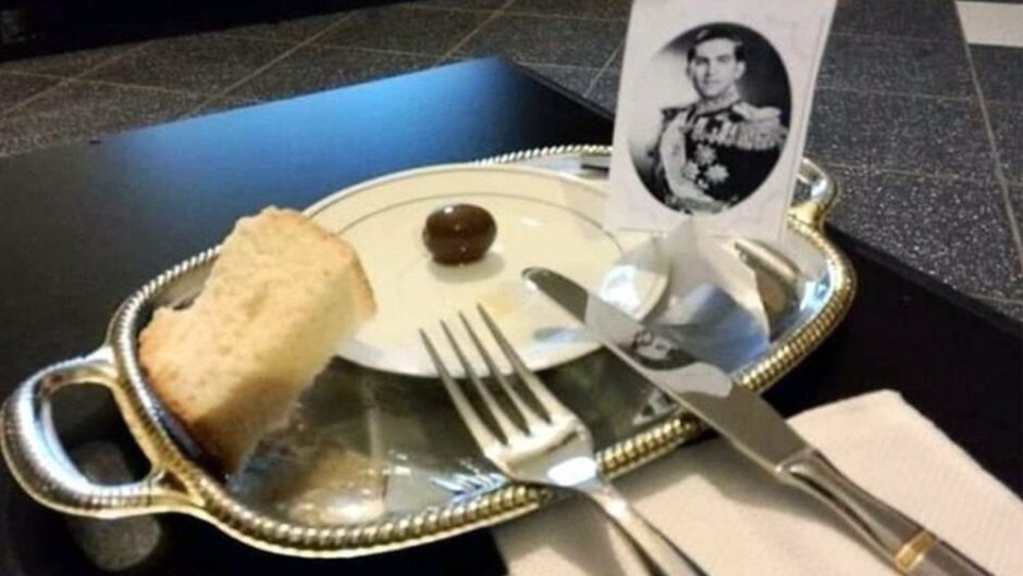Μόνο ψωμί και ελιά, χωρίς τον βασιλιά…