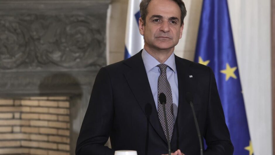 ΣΥΡΙΖΑ για Μητσοτάκη / Παρακολουθούσε τον Φλώρο για την εθνική ασφάλεια ή για να τον εκβιάζει για τα εξοπλιστικά;