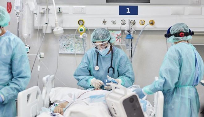 Καπραβέλος για κορονοϊό: Φόβοι για εκκολαπτήριο “καταστροφικών για την ανθρωπότητα” στελεχών στην Κίνα