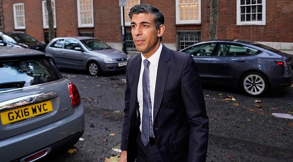 Πρόστιμο στον Βρετανό πρωθυπουργό επειδή δεν φορούσε ζώνη ασφαλείας