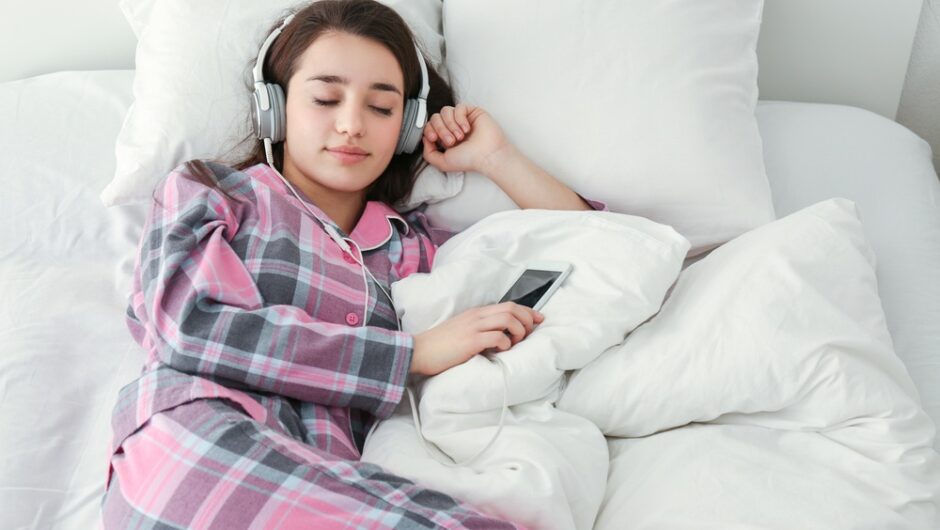 Ποια είδη μουσικής σας βοηθούν να κοιμηθείτε πιο εύκολα