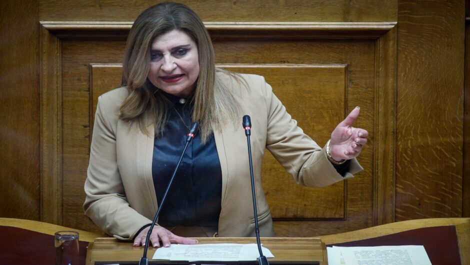 Ευ. Λιακούλη: «Παίζουν χωρίς ντροπή, με τα όνειρα των παιδιών μας»