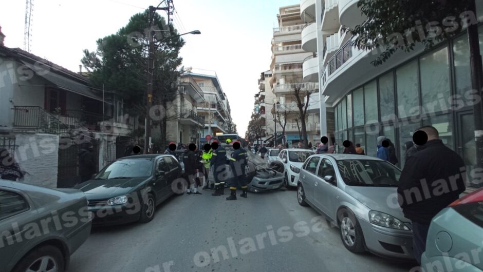 Λάρισα: Τρομακτικό τροχαίο στην οδό Υψηλάντου – «Τούμπαρε» αυτοκίνητο! Δείτε φωτογραφίες και βίντεο
