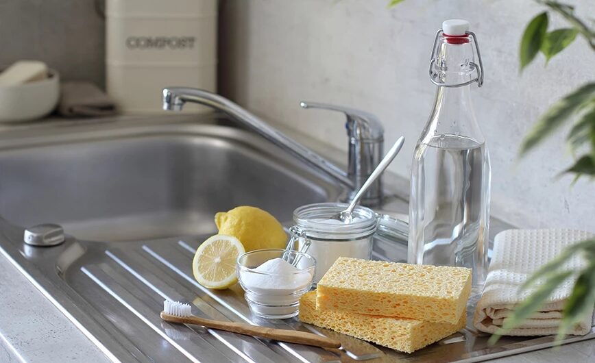 Το κόλπο με το λεμόνι που αφαιρεί τη συσσώρευση αλάτων από τις βρύσες