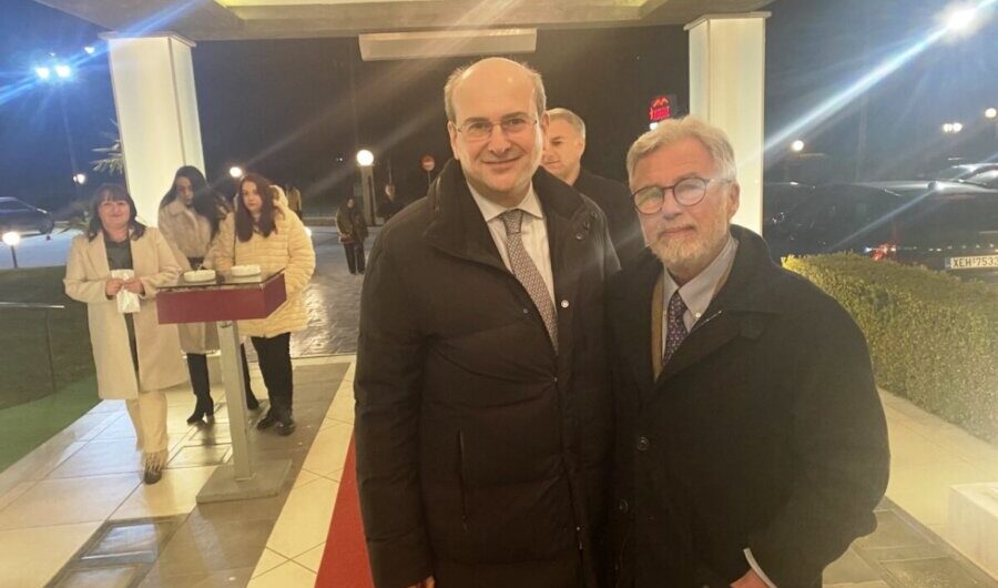 Υπερκομματική… επανεμφάνιση