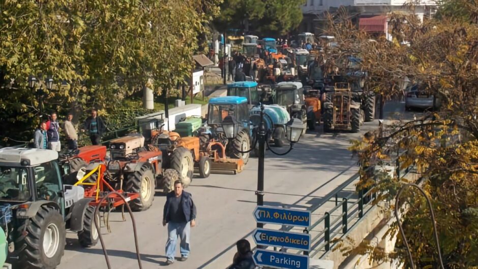Βγάζουν ξανά τα τρακτέρ τους στην πλατεία σήμερα το πρωί οι αγρότες στην Αγιά