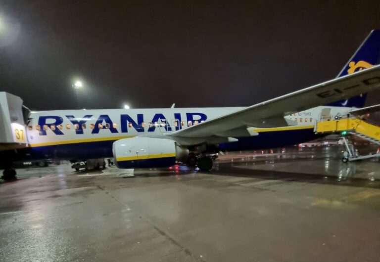Περιπέτεια στον αέρα για πτήση της RYANAIR για Θεσσαλονίκη (φωτ.)