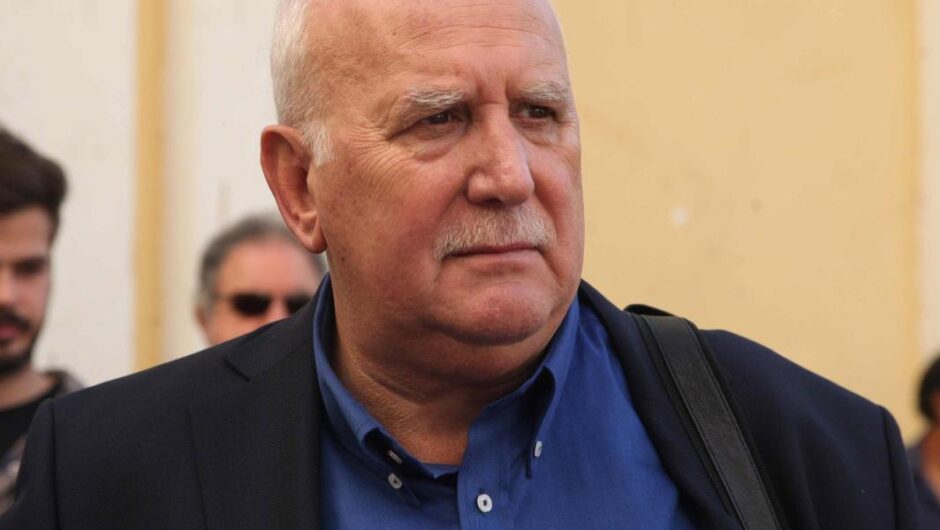 Γιώργος Παπαδάκης / Μαινόμενος κατά δημοσιογράφων που στηρίζουν τους πλειστηριασμούς (βίντεο)