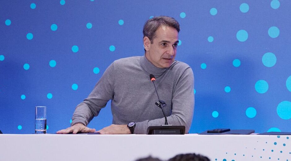 Αυτοθαυμασμός, λογικά άλματα και ακραία κινδυνολογία