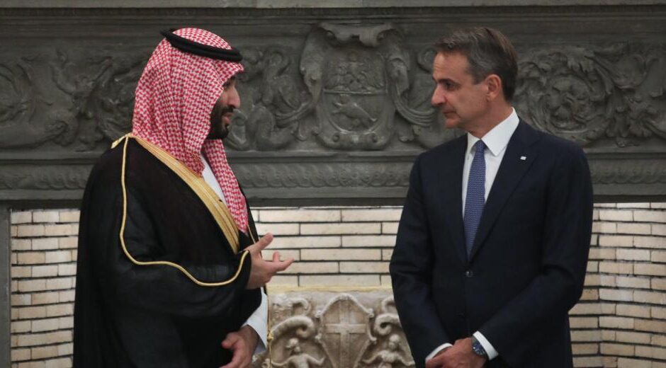 Politico: Μυστικό σχέδιο της Σ. Αραβίας να «αγοράσει» το Μουντιάλ και ντηλ με Μητσοτάκη