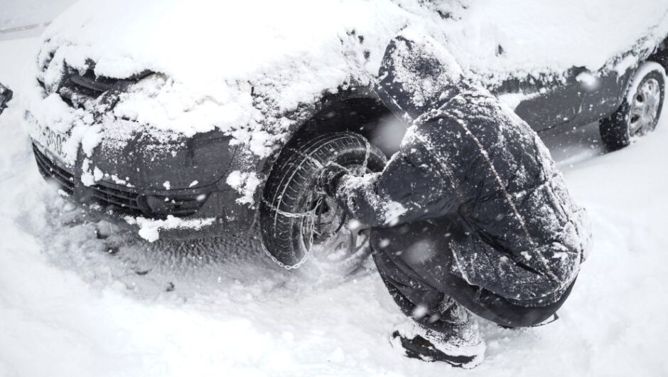 Αλυσίδες, κουβέρτες ή δέστρες – Ποια είναι η πιο οικονομική λύση για το αυτοκίνητό μας