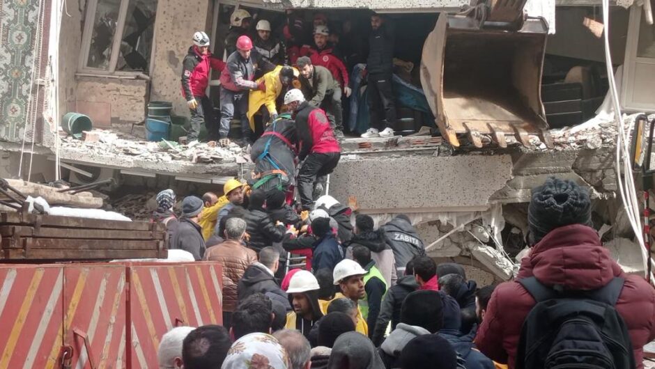 Αλληλεγγύη και κουράγιο, Dayanışma ve cesaret