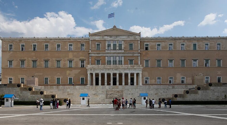 Δημοκρατία ή εκτροπή; Κι αν ο λαός δώσει λάθος απάντηση;