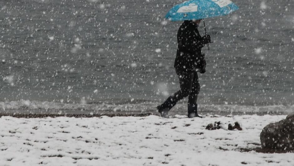 Κακοκαιρία Μπάρμπαρα / Πυκνές χιονοπτώσεις και θυελλώδεις άνεμοι από την Κυριακή – Έκτακτο Δελτίο ΕΜΥ