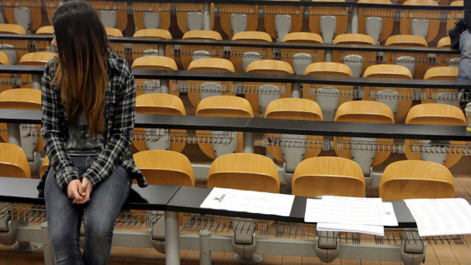 Kραυγή φοιτήτριας που δεν μπορεί να πάρει πτυχίο από το Πανεπιστήμιο Θεσσαλίας