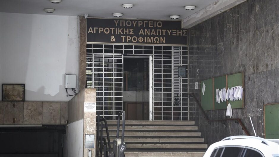 Υπογραφή πρόσκλησης σχεδίων βελτίωσης στο Πρόγραμμα Αγροτικής Ανάπτυξης- Οι πιστώσεις στη Θεσσαλία