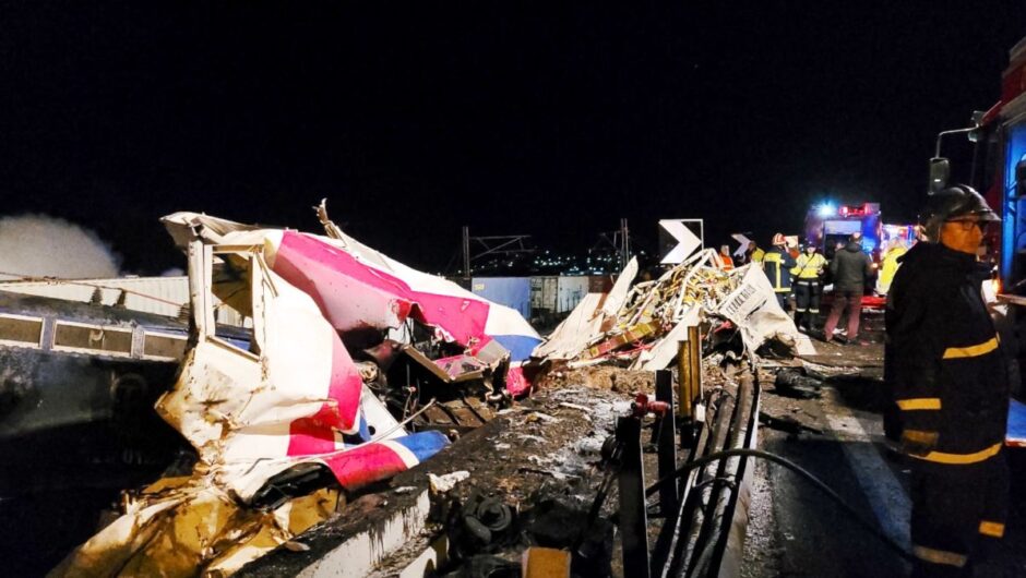 Τραγωδία στα Τέμπη: Τα ντοκουμέντα της τραγωδίας και το «Αμάν!» του σταθμάρχη όταν μαθαίνει για τη σύγκρουση